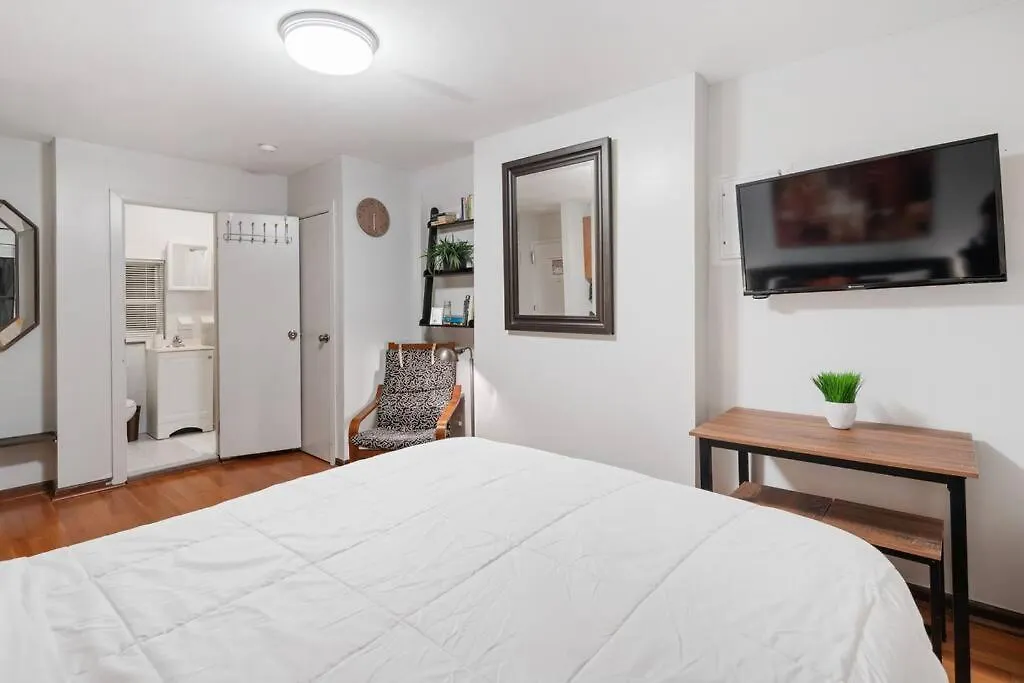 Great Studio Location In Times Square Near Subway New York USA