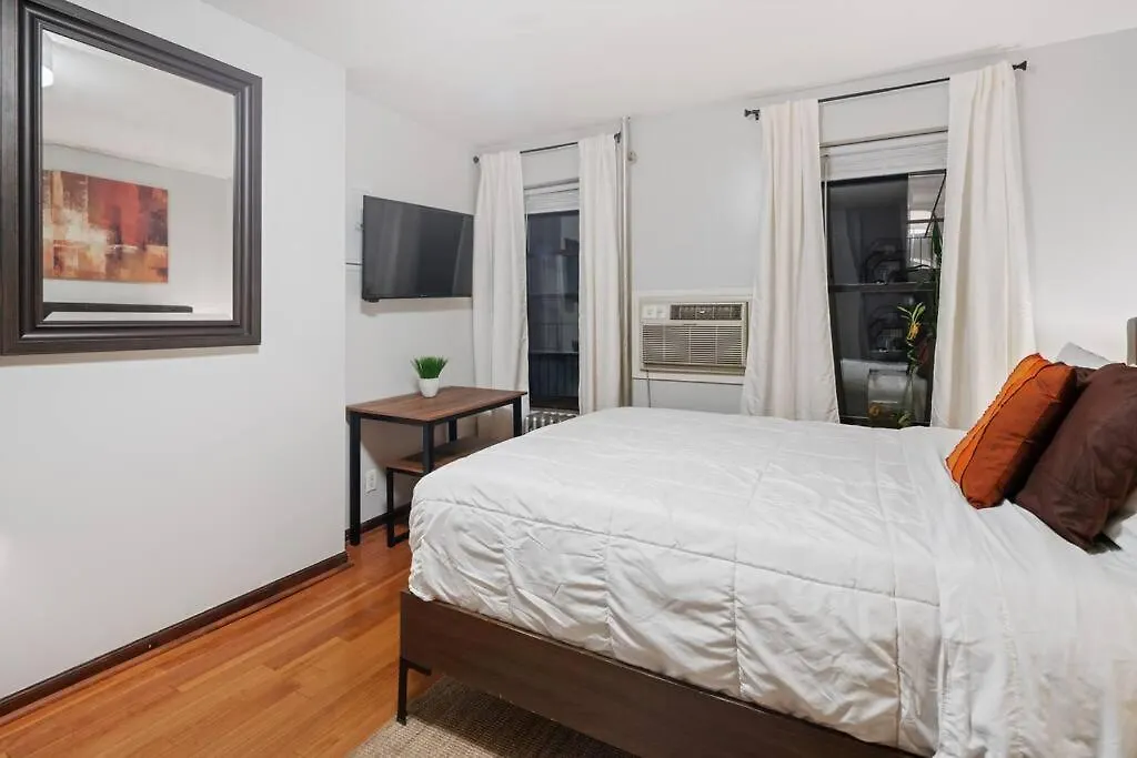 Great Studio Location In Times Square Near Subway New York