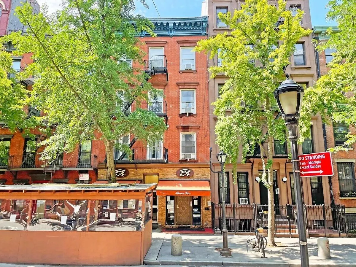 Great Studio Location In Times Square Near Subway New York